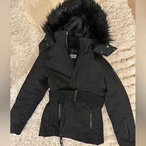 Black women’s ski jacket